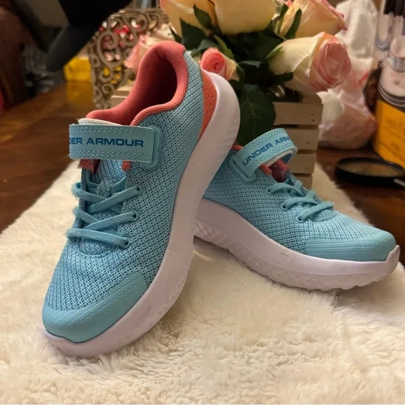 Under Armour Blue Sneakers Comfortable Athletic Design - Picture 3 of 7